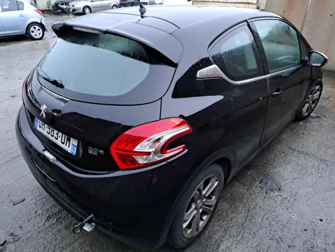 Image Ecran GPS - PEUGEOT 208 1