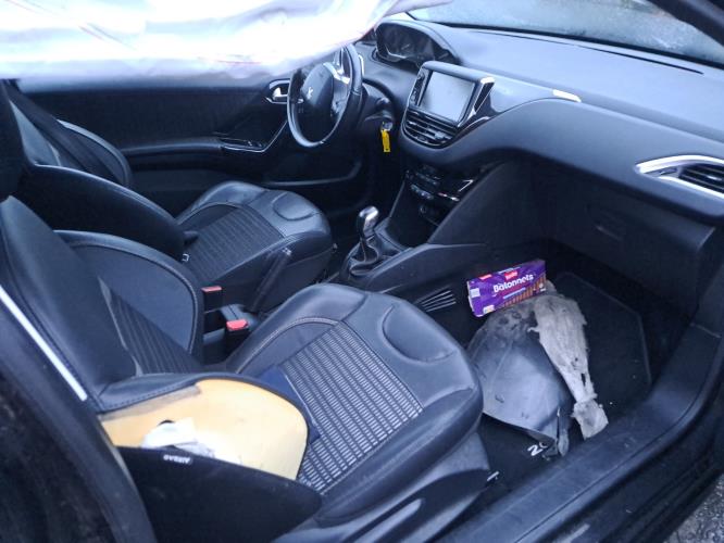 Image Ecran GPS - PEUGEOT 208 1