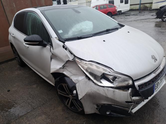Image Ecran GPS - PEUGEOT 208 1