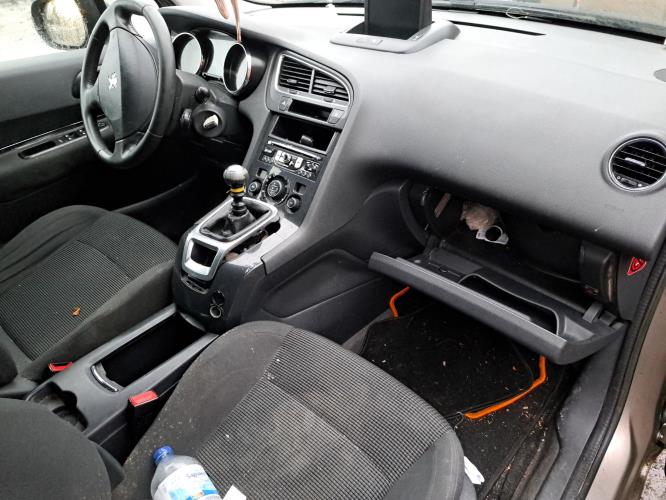 Image Pare choc arriere - PEUGEOT 5008 1