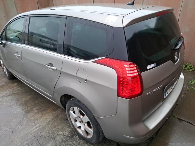 Image Pare choc arriere - PEUGEOT 5008 1