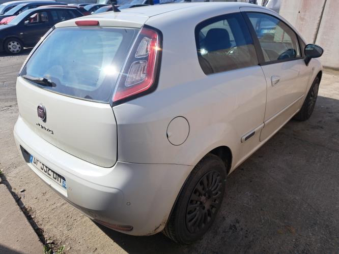 Image Renfort pare choc avant (traverse) - FIAT PUNTO 3