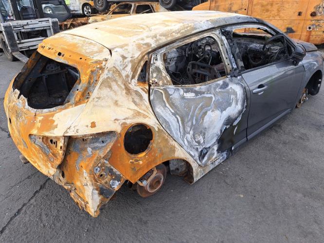 Image Baguette de porte avant droite - RENAULT CLIO 5