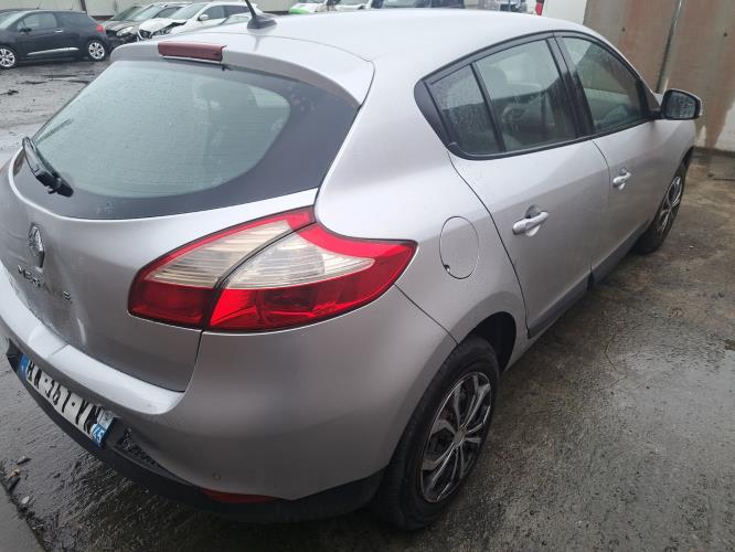 Image Renfort pare choc avant (traverse) - RENAULT MEGANE 3