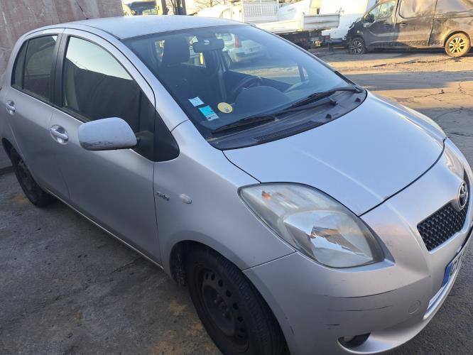 Image Feu arriere principal droit (feux) - TOYOTA YARIS 2
