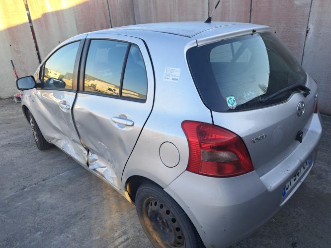 Image Feu arriere principal droit (feux) - TOYOTA YARIS 2