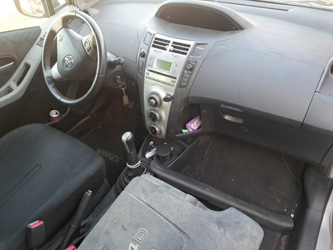 Image Feu arriere principal droit (feux) - TOYOTA YARIS 2