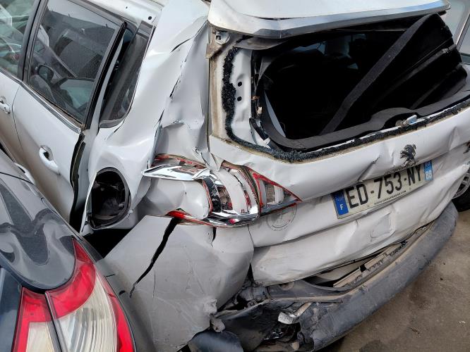 Image Ecran GPS - PEUGEOT 2008 1