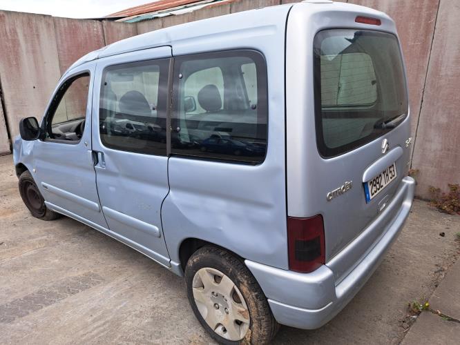 Image Porte avant droit - CITROEN BERLINGO 1