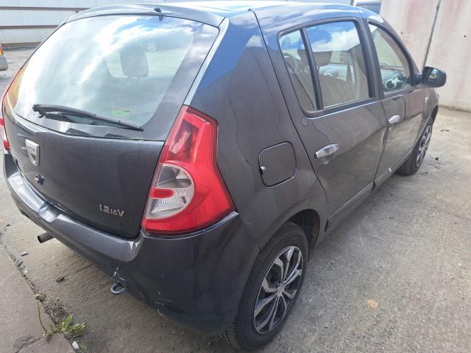 Image Porte avant gauche - DACIA SANDERO 1