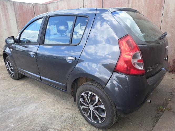 Image Porte avant gauche - DACIA SANDERO 1