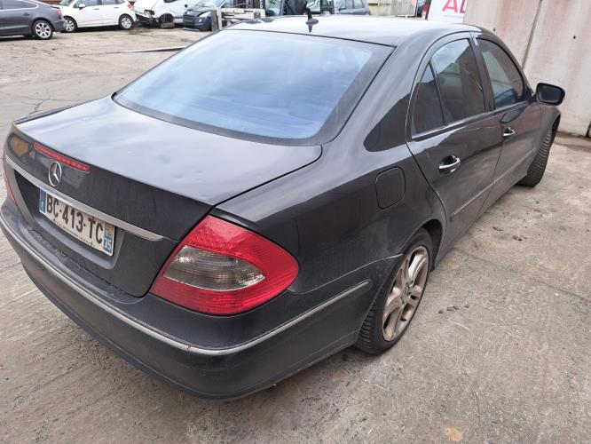 Image Calandre - MERCEDES CLASSE E 211