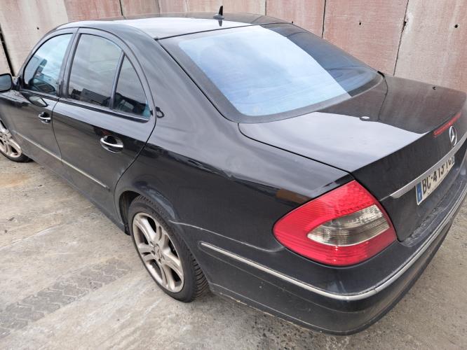 Image Calandre - MERCEDES CLASSE E 211