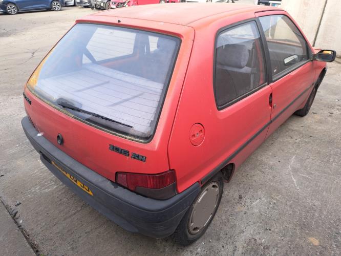 Image Feu arriere principal droit (feux) - PEUGEOT 106