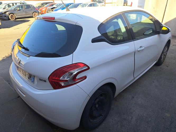 Image Ecran GPS - PEUGEOT 208 1