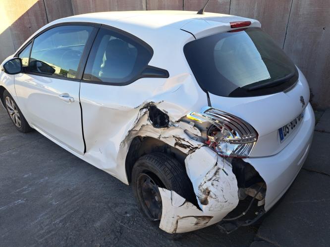Image Ecran GPS - PEUGEOT 208 1