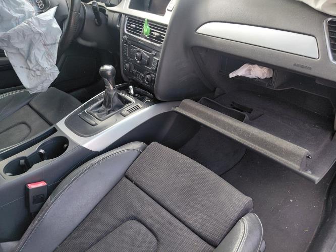 Image Pare boue avant droit - AUDI A4 3