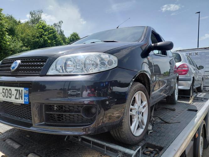 Image Plage arriere - FIAT PUNTO 2