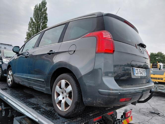 Image Porte avant gauche - PEUGEOT 5008 1