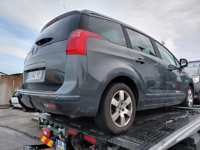 Image Porte avant gauche - PEUGEOT 5008 1