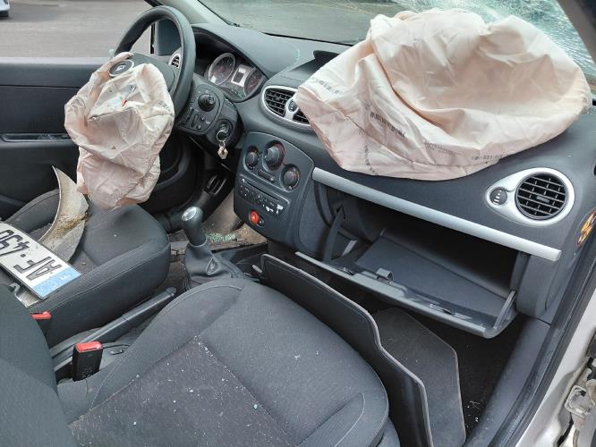 Image Feu arriere principal droit (feux) - RENAULT CLIO 3