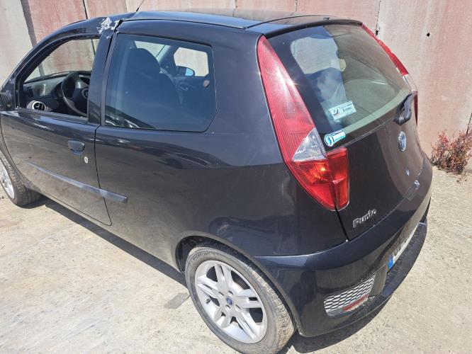 Image Plage arriere - FIAT PUNTO 2