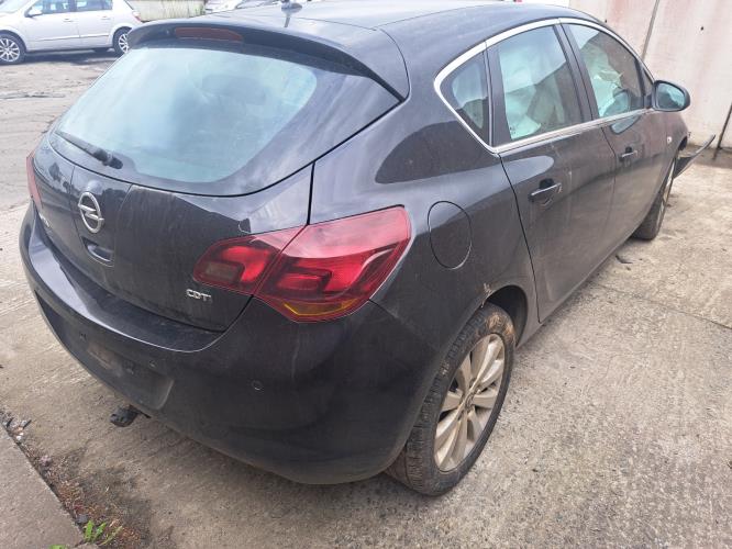 Image Boite de vitesses - OPEL ASTRA J
