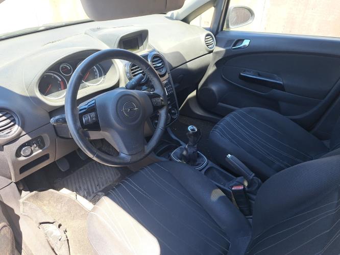 Image Porte avant gauche - OPEL CORSA D