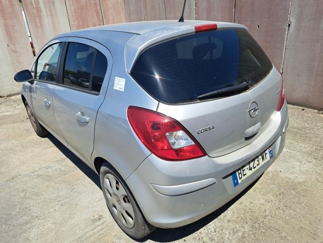 Image Porte avant gauche - OPEL CORSA D