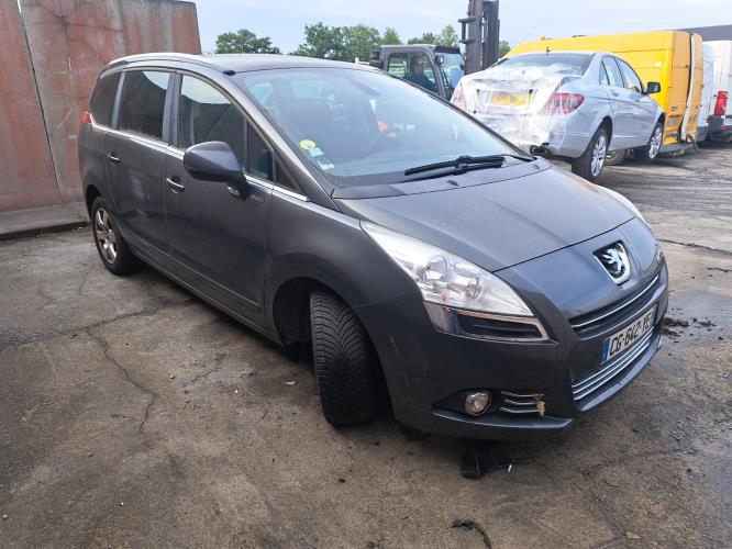 Image Porte avant gauche - PEUGEOT 5008 1