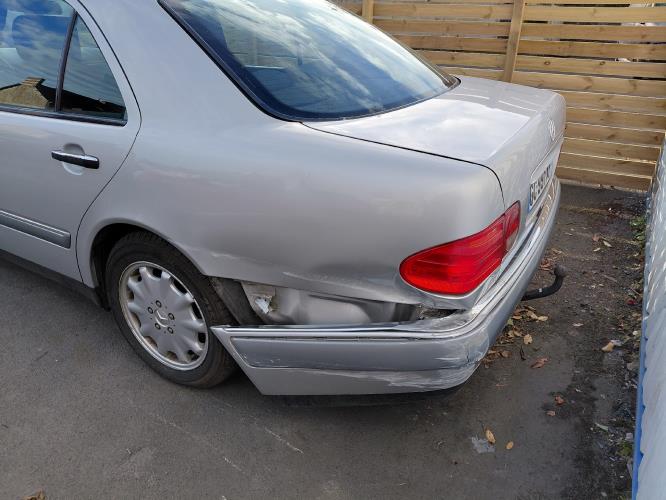 Image Moteur - MERCEDES CLASSE E 210