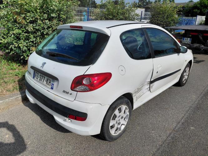 Image Renfort pare choc avant (traverse) - PEUGEOT 206+