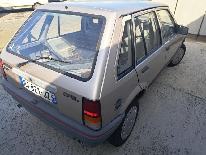 Image Feu arriere principal droit (feux) - OPEL CORSA A
