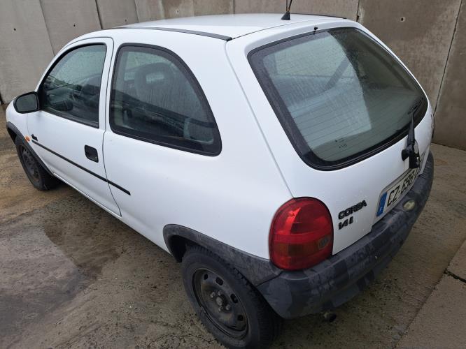 Image Porte avant gauche - OPEL CORSA B