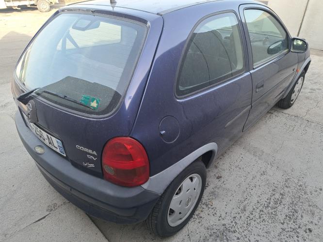 Image Feu arriere principal droit (feux) - OPEL CORSA B