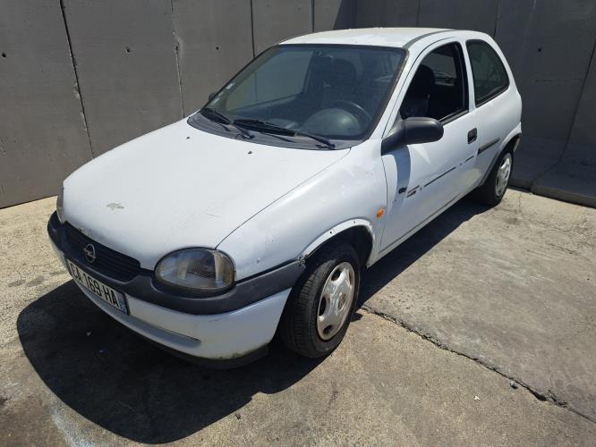 Image Pare choc arriere - OPEL CORSA B