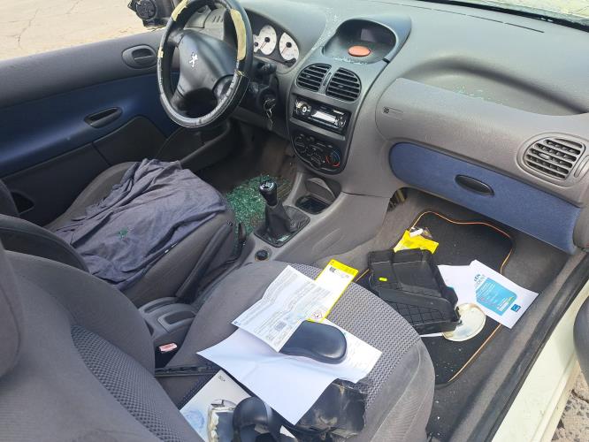 Image Pare boue avant droit - PEUGEOT 206
