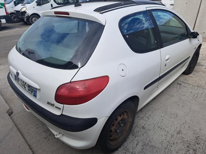 Image Pare boue avant droit - PEUGEOT 206
