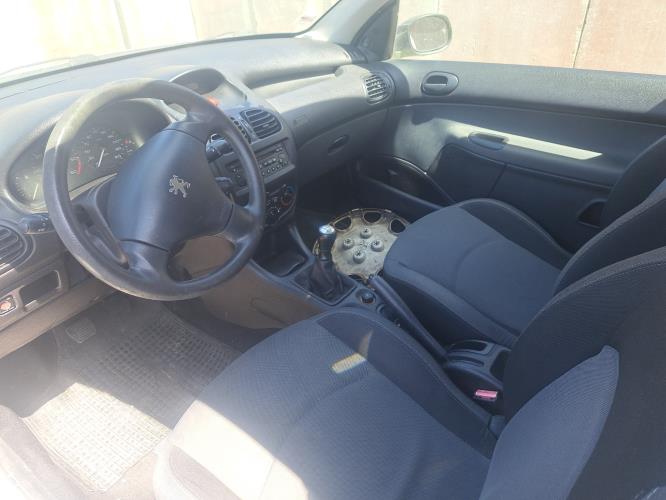 Image Pare boue avant gauche - PEUGEOT 206