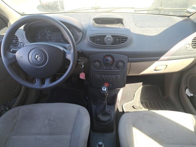 Image Pare boue avant gauche - RENAULT CLIO 3
