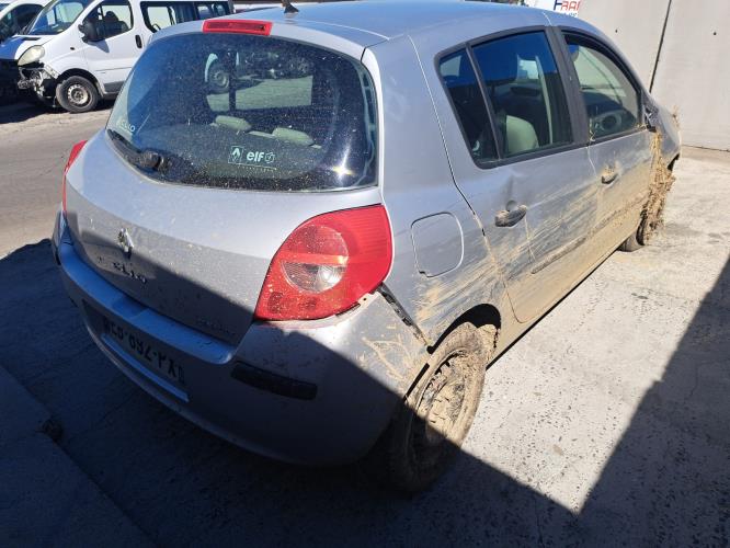 Image Pare boue avant gauche - RENAULT CLIO 3