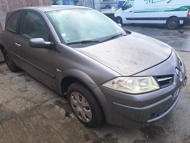 Image Pare boue avant gauche - RENAULT MEGANE 2