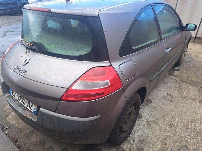 Image Pare boue avant gauche - RENAULT MEGANE 2