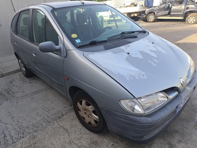 Image Pare choc avant - RENAULT SCENIC 1