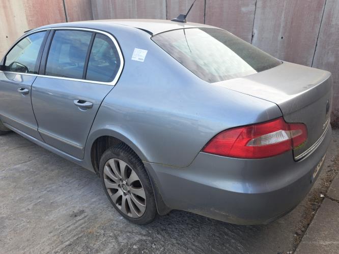 Image Porte arriere droit - SKODA SUPERB 2