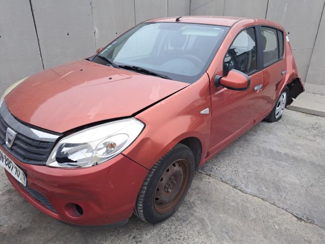 Image Capot - DACIA SANDERO 1
