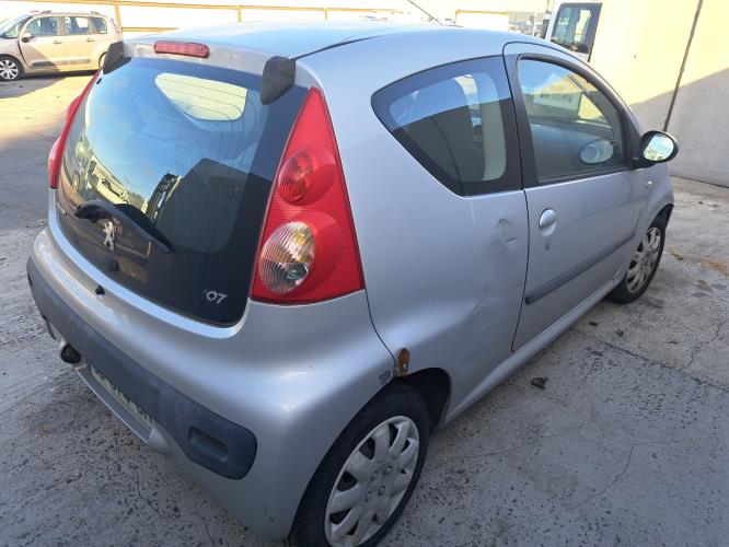 Image Lunette arriere - PEUGEOT 107
