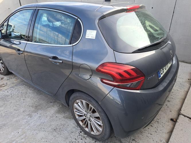 Image Aile avant droit - PEUGEOT 208 1