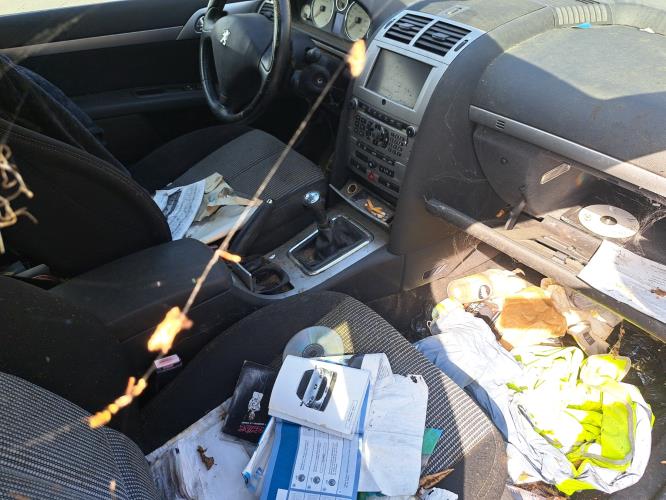 Image Pare boue avant gauche - PEUGEOT 407