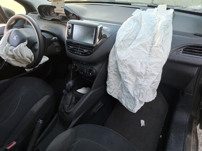 Image Feu arriere principal droit (feux) - PEUGEOT 208 1